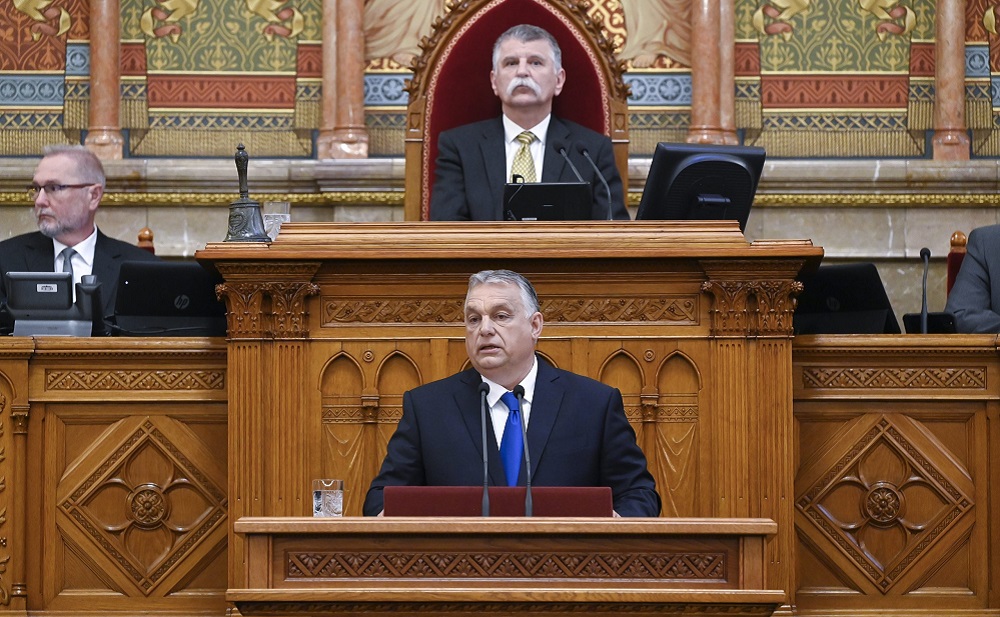 BE zhbllokon fondet per Hungarine, perfiton 900 milione euro